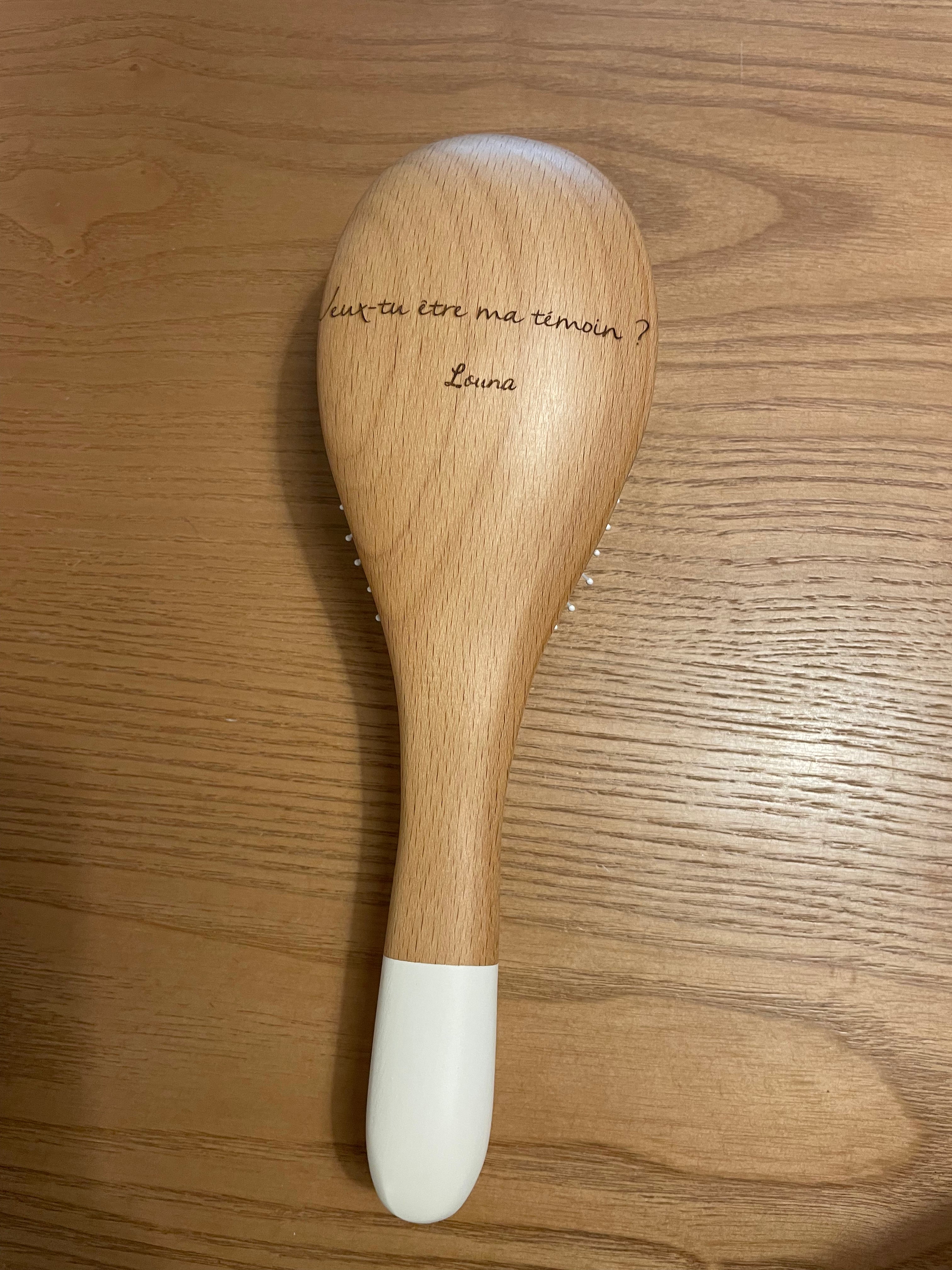 Brosse démêlage et brillance imparfaite - grand format
