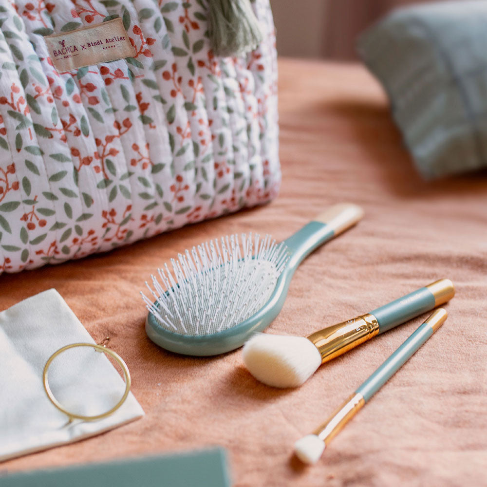 Coffret Les Essentiels avec brosse démêlage et volume