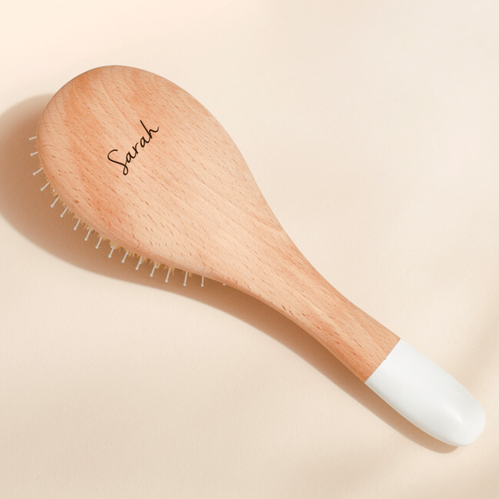 Brosse à cheveux Bachca en bois de hêtre naturel, personnalisée avec le prénom &