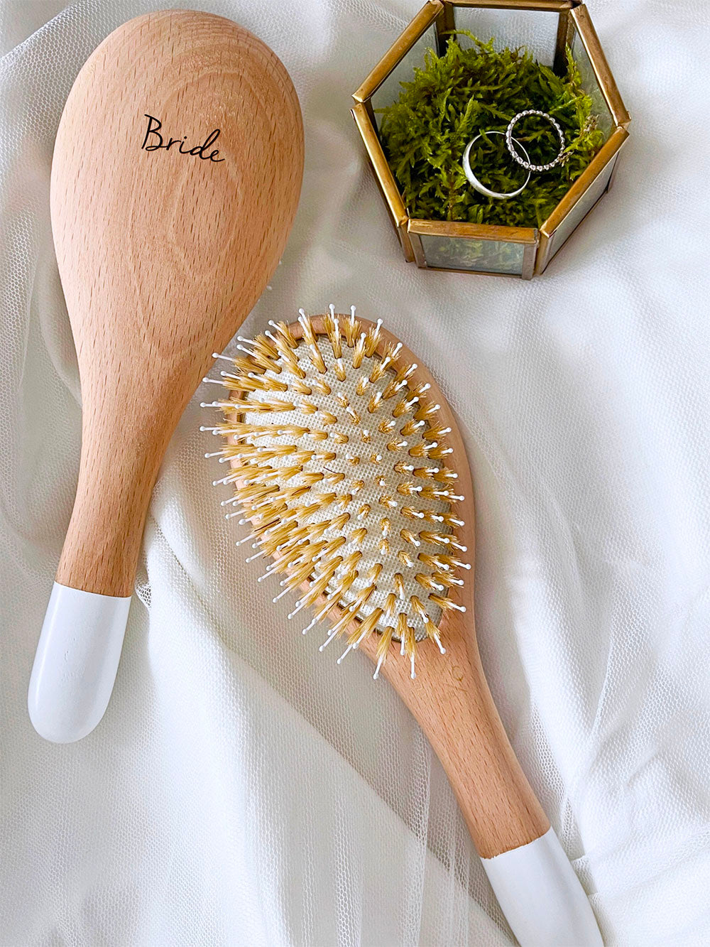 Grande brosse démêlage et brillance gravée