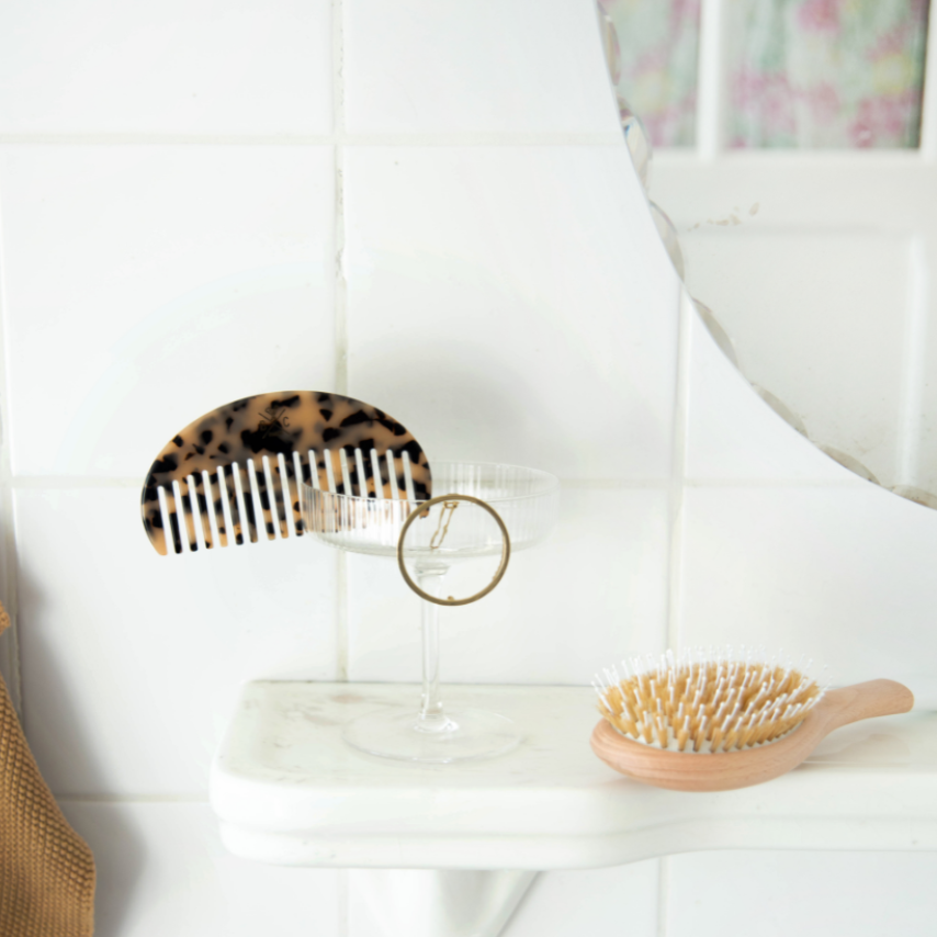 Le pack Bachca pour les cheveux ternes, qui redonne de la brillance aux cheveux.