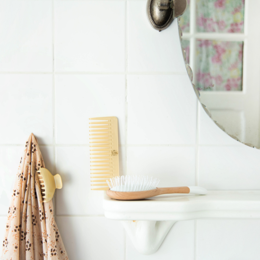 Le pack Bachca pour les cheveux raplaplas, qui redonne du volume.