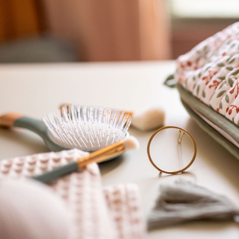 Coffret Les Essentiels avec brosse démêlage et volume
