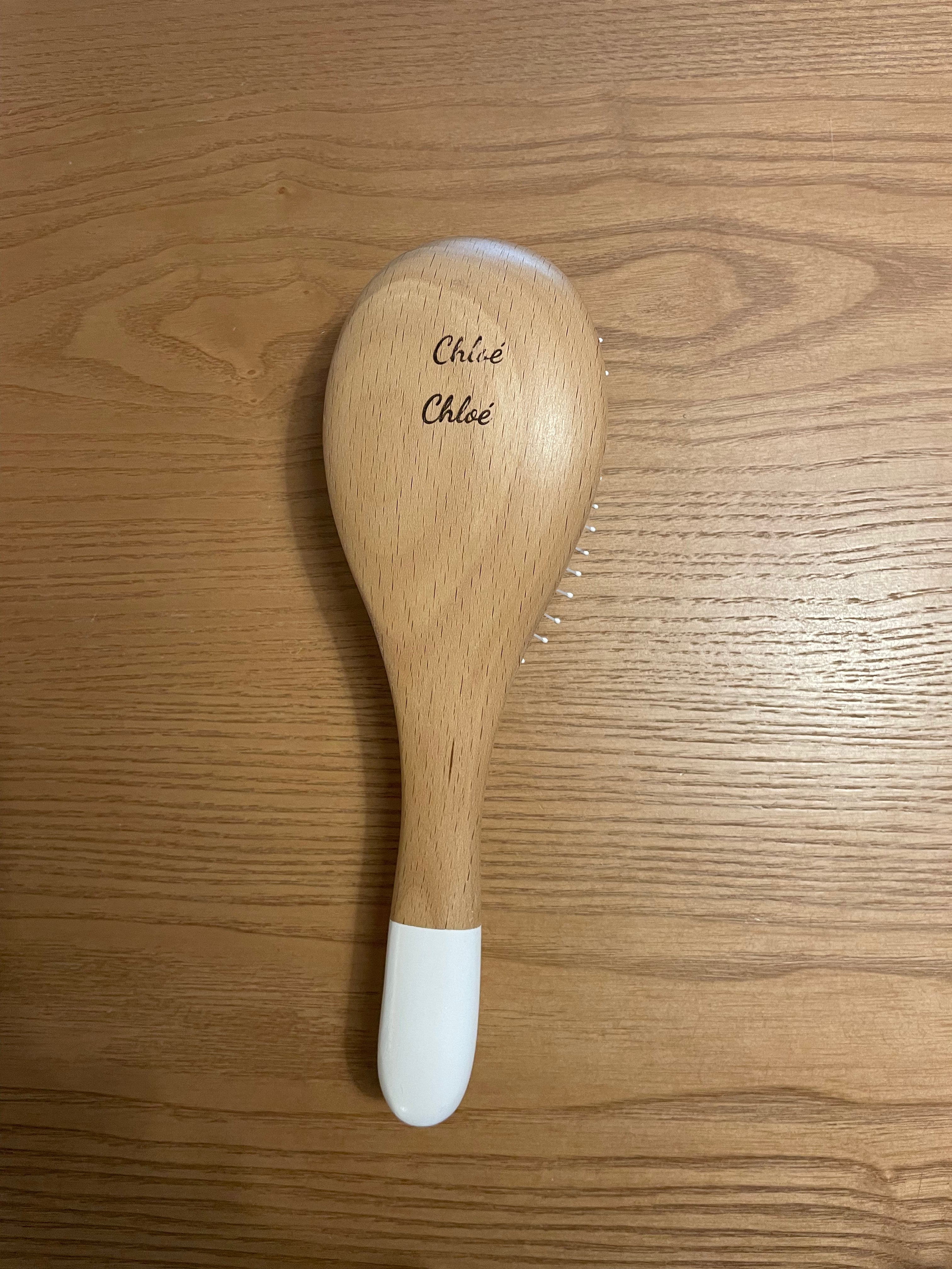 Brosse démêlage et brillance imparfaite - grand format