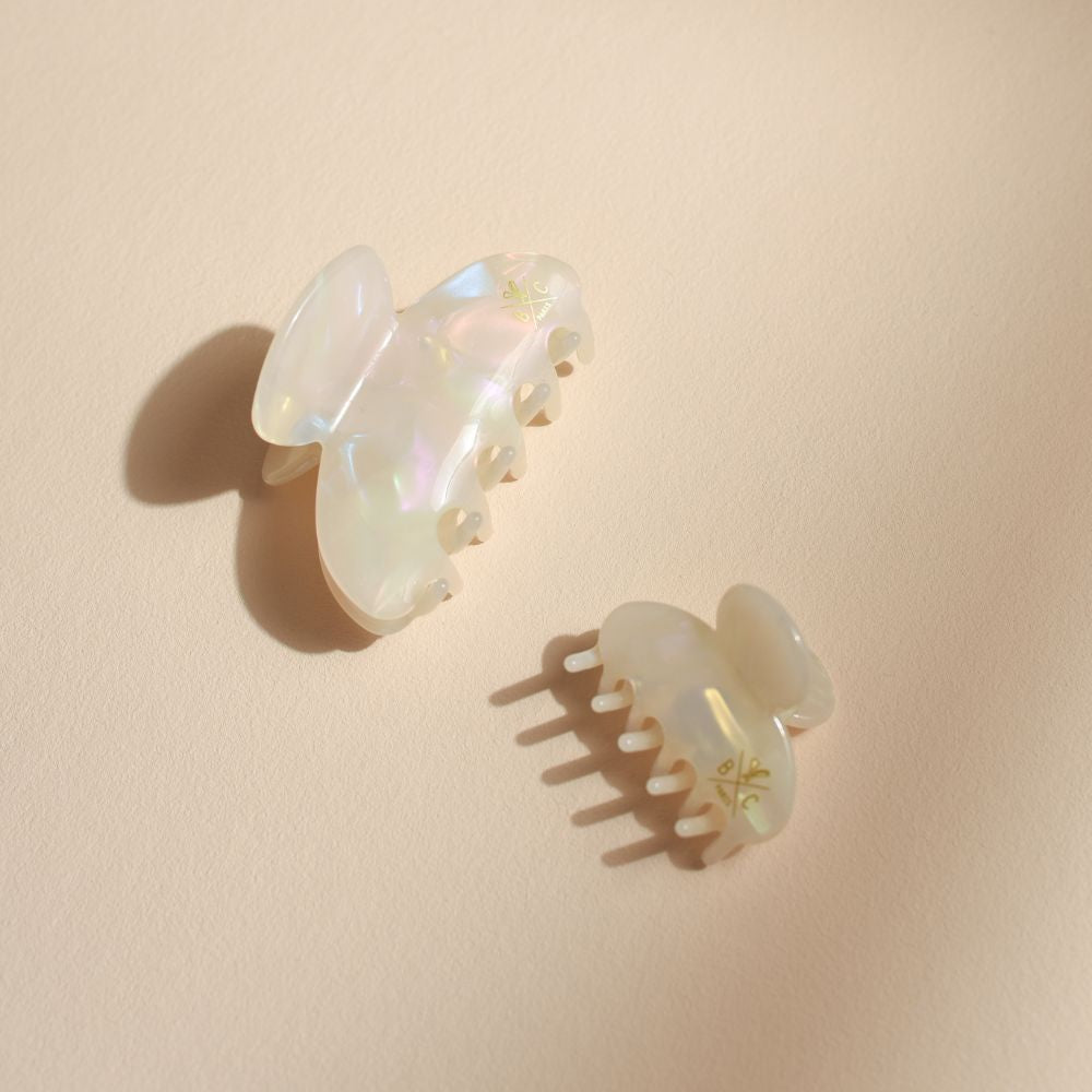 Duo de pinces à cheveux Bachca en acétate de cellulose nacré, petite et grande.