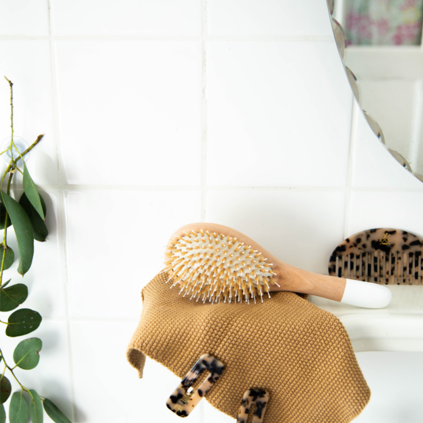 Le pack Bachca pour les cheveux secs, qui rend les cheveux nourris.