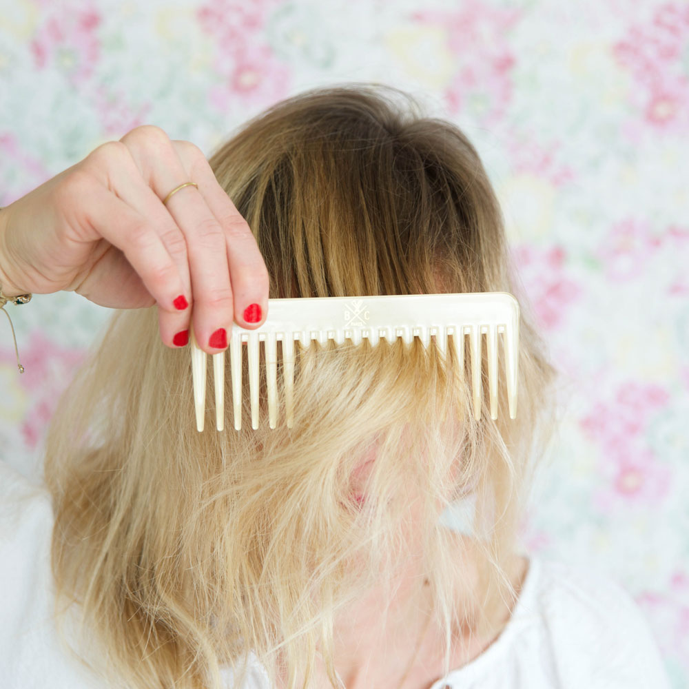 Comment démêler un gros nœud dans les cheveux ? Bachca